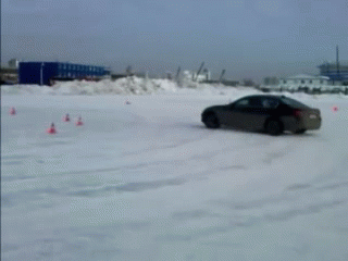 Видео Дрифт по кругу на полном приводе 